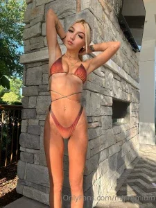 19264104_300.webp