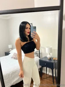 19259463_300.webp