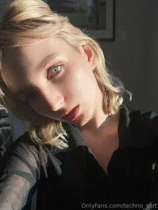 19994974_300.webp