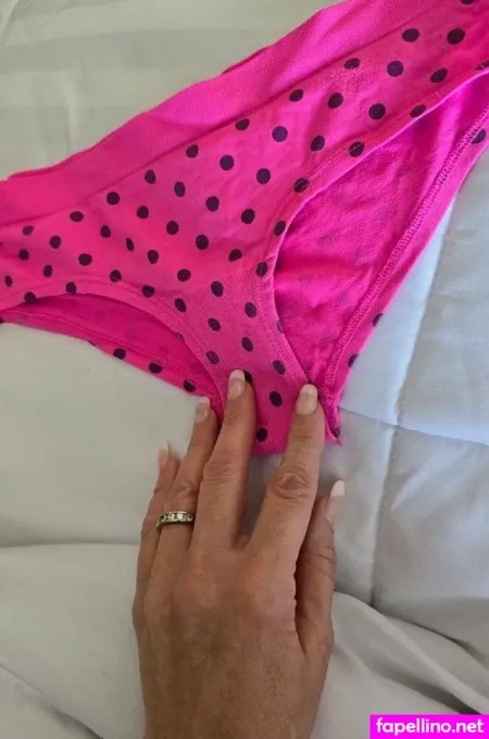 sextingqueen69-thumbnail.webp
