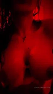 17681069_300.webp