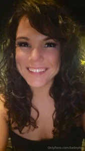 18302520_300.webp