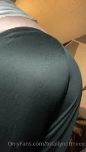 1446767_300.webp