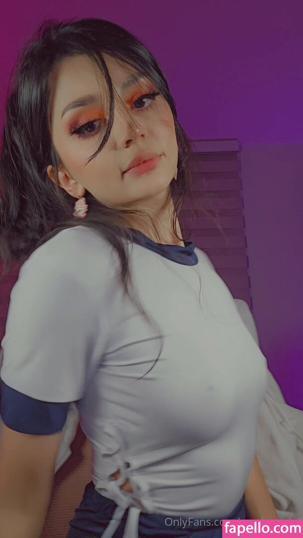 sarahmodel_0051.jpg