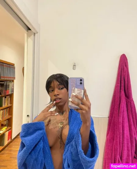 queenblack699-thumbnail.webp