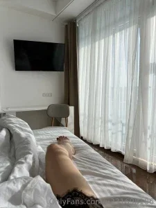 19082175_300.webp