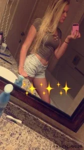 25248682_300.webp