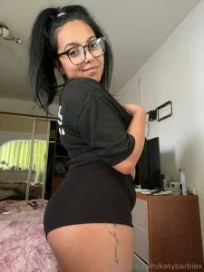 19087227_300.webp