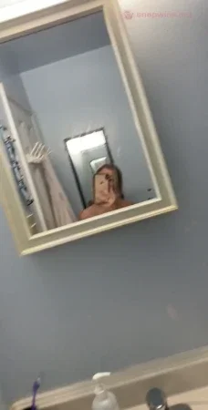 24834647_300.webp