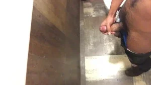 24992930_300.webp