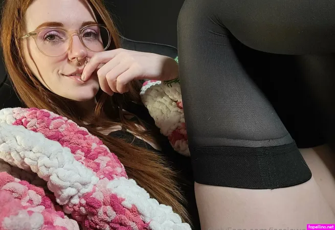 jessiewolfefree-thumbnail.webp