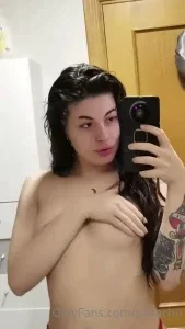 15747539_300.webp