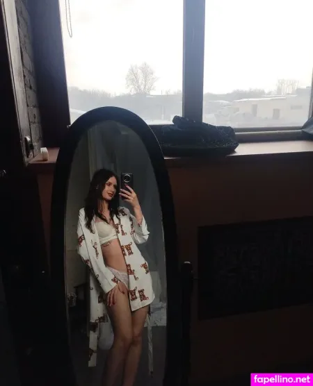Model Olya