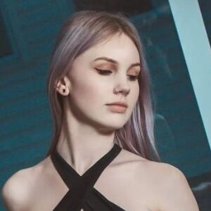 caityuncovered_0004.jpg