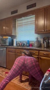 18133779_300.webp