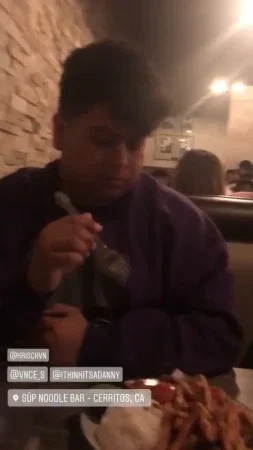 25331235_300.webp