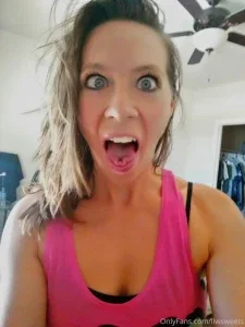 3680265_300.webp