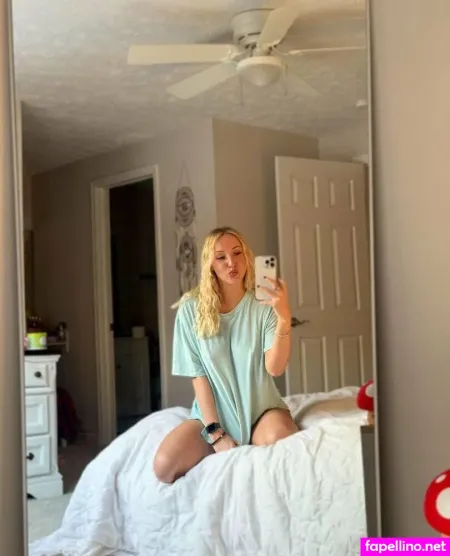 yoursweetchloe-thumbnail.webp