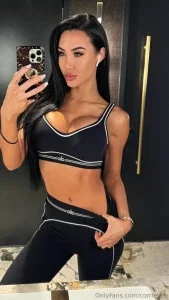 38842957_300.webp