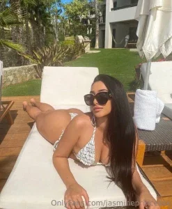 16815403_300.webp