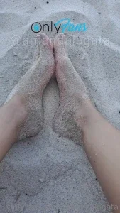 18057701_300.webp