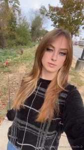 18475249_300.webp