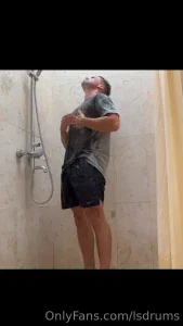 15847597_300.webp