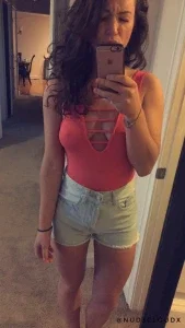 25295935_300.webp