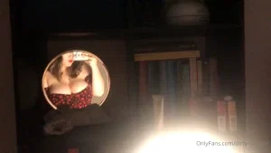17502503_300.webp