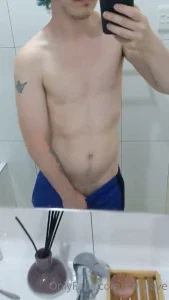 18119229_300.webp