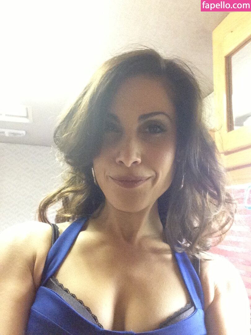 carly-pope_0009.jpg