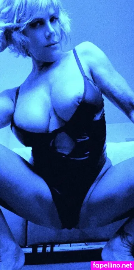 loyalqueen007-thumbnail.webp