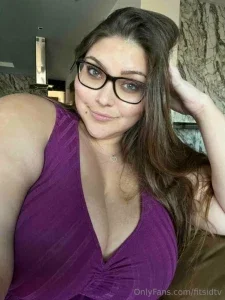 6943444_300.webp