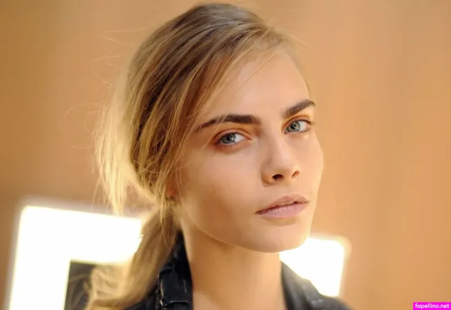 caradelevingne-thumbnail.webp