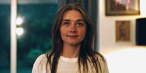 Jessica-Barden-R01470d88698d23400ed.gif