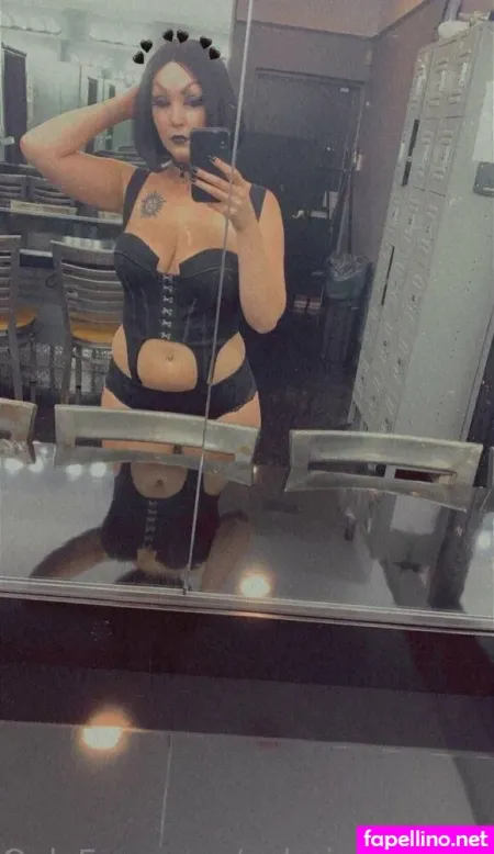 valeriedark666-thumbnail.webp