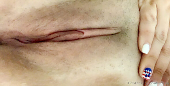 loadsoflayla_0341_300px.jpg