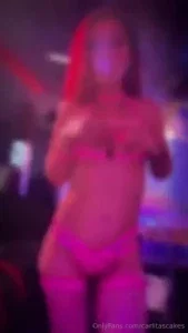 16228557_300.webp