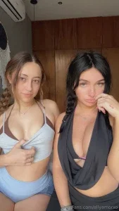 18269524_300.webp