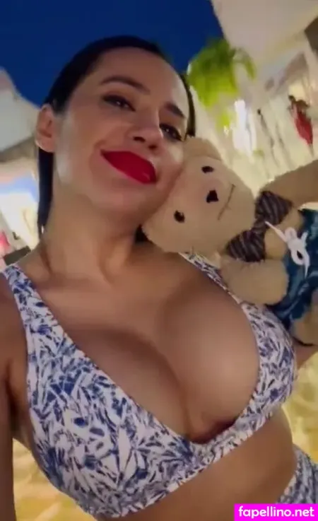 sandra-cuevas-thumbnail.webp