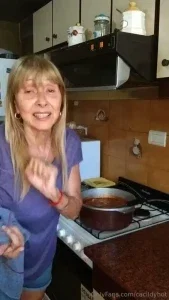 28766746_300.webp