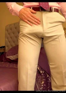 18451287_300.webp