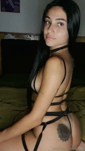 18407010_300.webp