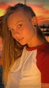20631012_300.webp