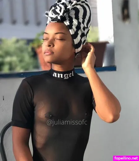 juliamissofc-thumbnail.webp