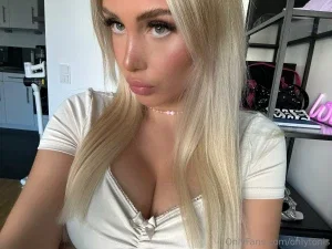 16331443_300.webp