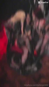 28354861_300.webp