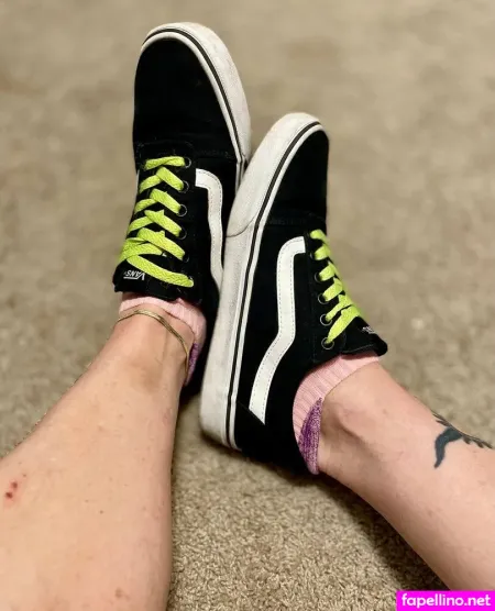 jescisfeet-thumbnail.webp