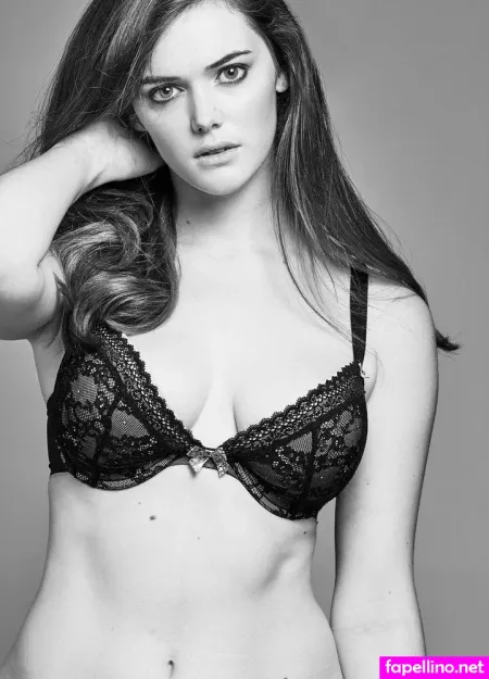 sophie-thomas-thumbnail.webp
