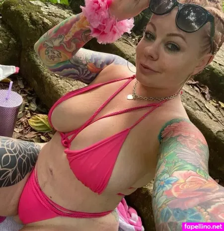 lizzypink-thumbnail.webp